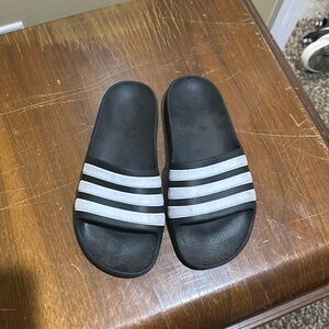 Adidas youth slides